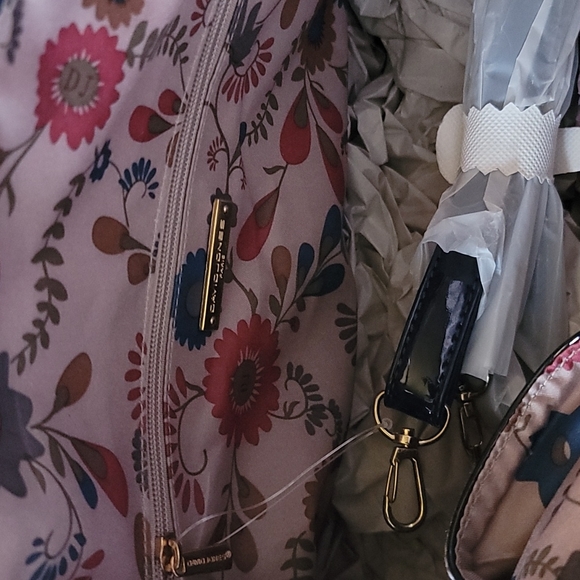 Purse - Picture 3 of 3